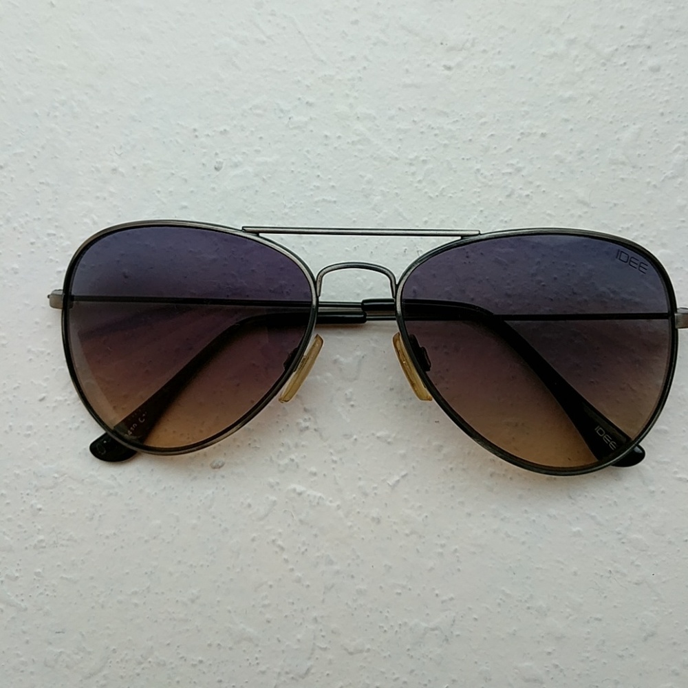 IDEE Aviator Sunglasses with Graduated Lenses - Picture 7 of 8